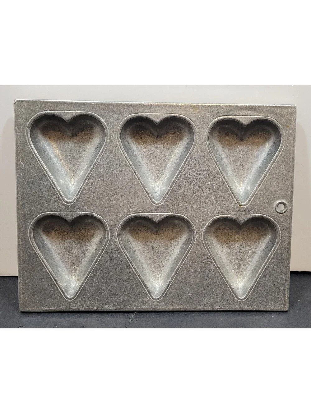 Vintage RWP The Wilton Company Pewter 6 Hearts Baking Pan Mold 7.5